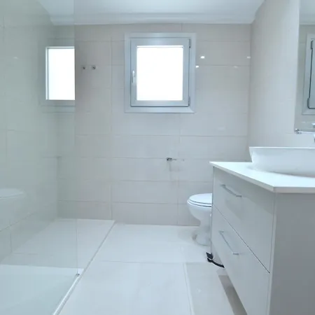Finikoudes 3 Bedroom Seaview Flat Διαμέρισμα Λάρνακα