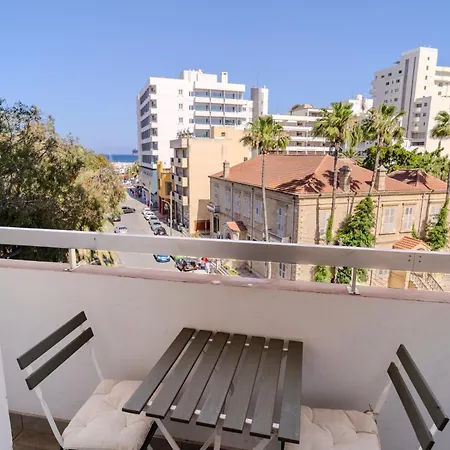 Apartmán Finikoudes 3 Bedroom Seaview Flat