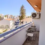 Appartamento Finikoudes 3 Bedroom Seaview Flat *