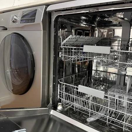 Διαμέρισμα Finikoudes 3 Bedroom Seaview Flat