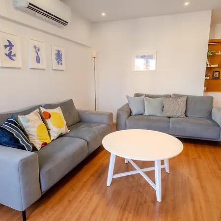 Finikoudes 3 Bedroom Seaview Flat Appartamento Larnaca