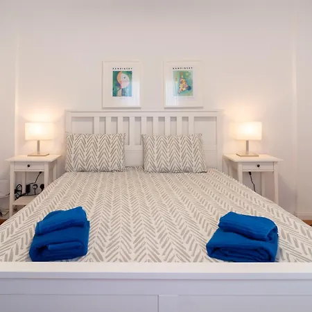 Апартаменти Finikoudes 3 Bedroom Seaview Flat