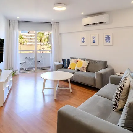 Finikoudes 3 Bedroom Seaview Flat Apartment