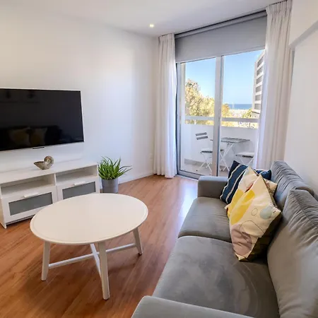 Apartment Finikoudes 3 Bedroom Seaview Flat *