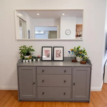 Апартаменти Finikoudes 3 Bedroom Seaview Flat *