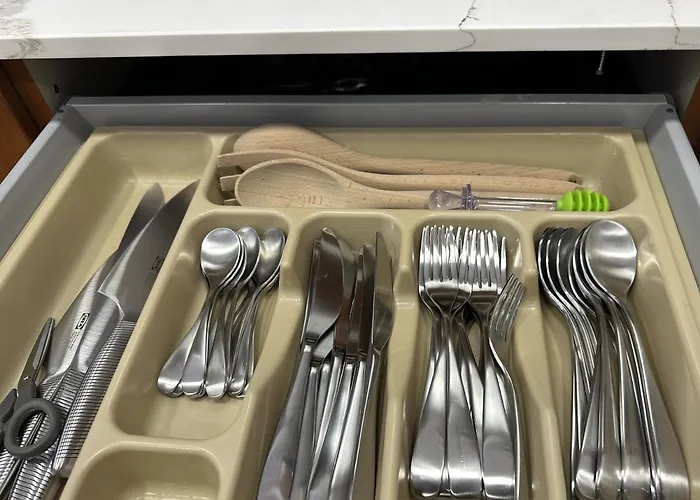 Finikoudes 3 Bedroom Seaview Flat Apartment *