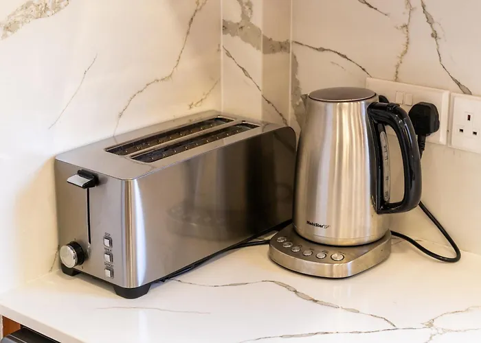 Finikoudes 3 Bedroom Seaview Flat Larnaca