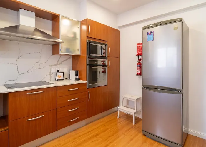 Finikoudes 3 Bedroom Seaview Flat Daire *