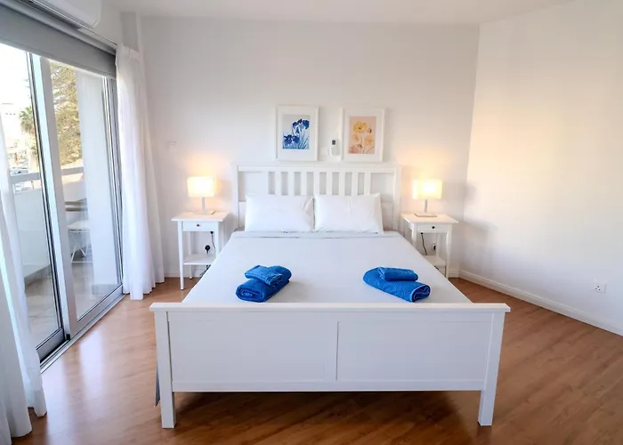 Daire Finikoudes 3 Bedroom Seaview Flat