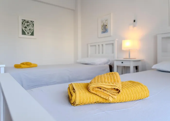 Finikoudes 3 Bedroom Seaview Flat Apartamento Lárnaca