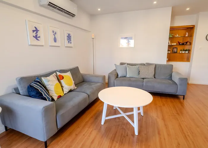 Finikoudes 3 Bedroom Seaview Flat Apartamento Lárnaca