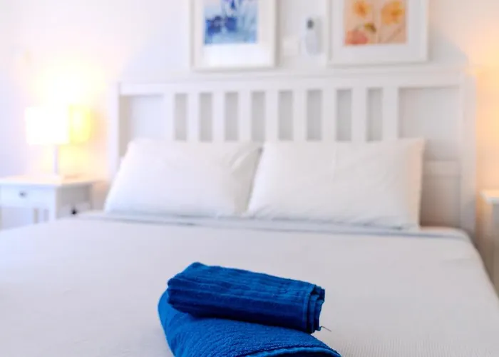 Finikoudes 3 Bedroom Seaview Flat * Lárnaca